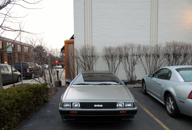 DeLorean DMC-12