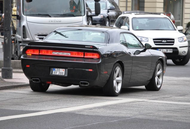 Dodge Challenger SRT-8