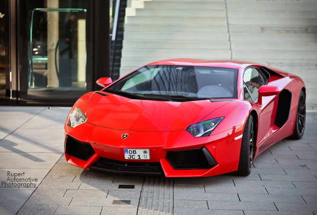 Lamborghini Aventador LP700-4