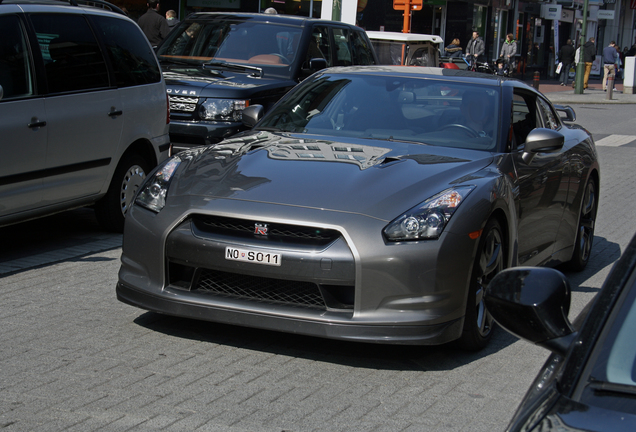 Nissan GT-R