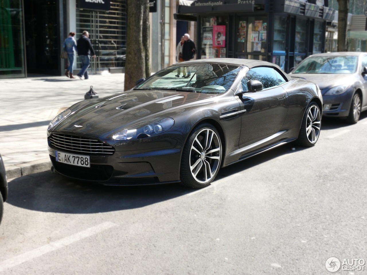 Aston Martin DBS Volante