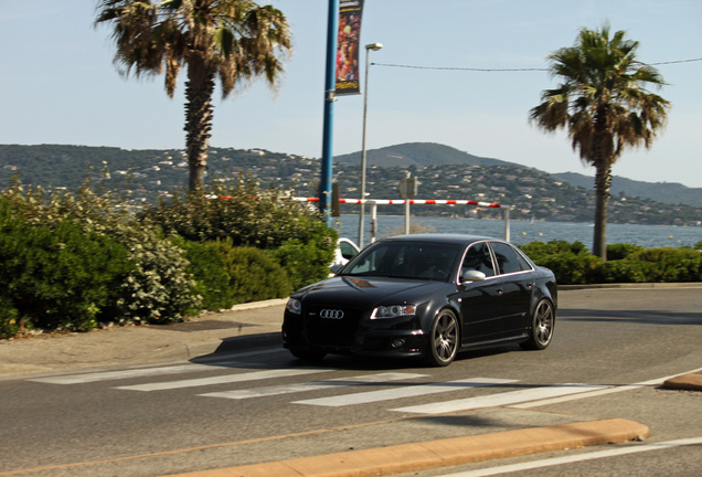 Audi RS4 Sedan