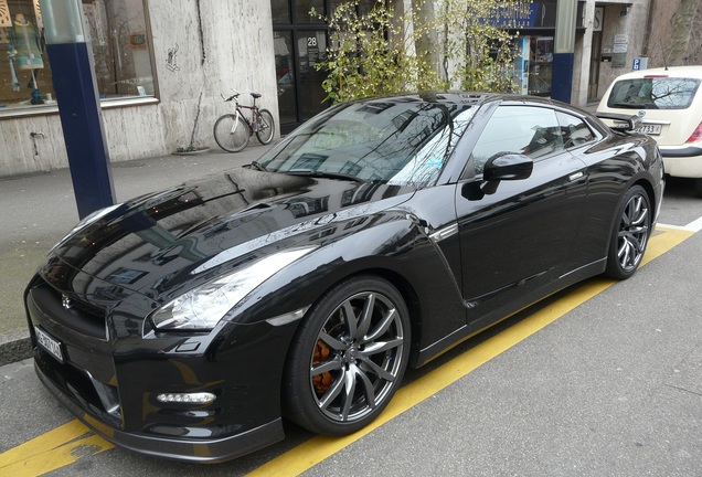 Nissan GT-R 2011