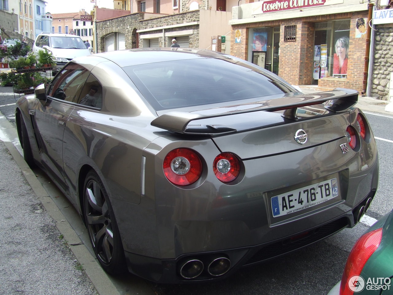 Nissan GT-R