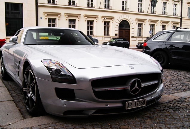 Mercedes-Benz SLS AMG