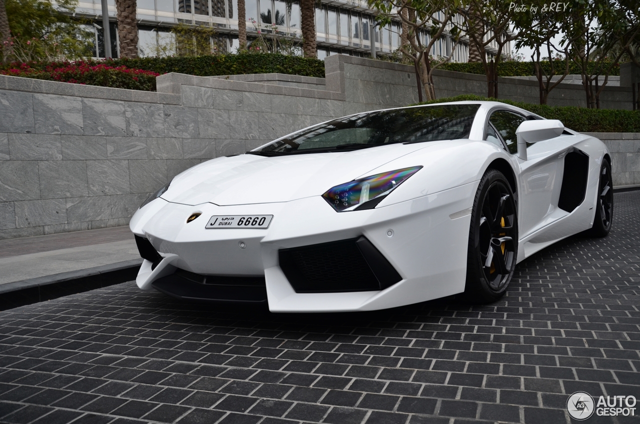 Lamborghini Aventador LP700-4