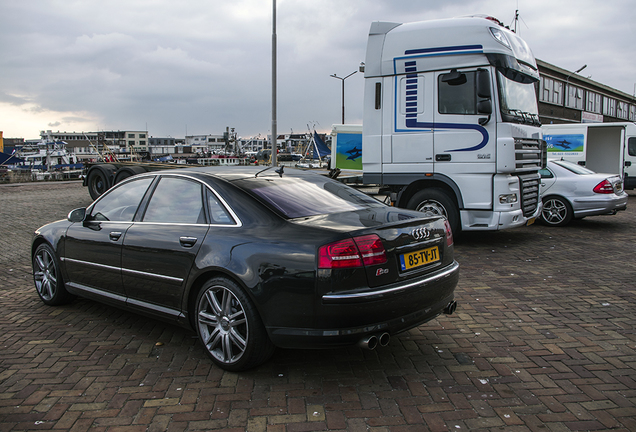 Audi S8 D3