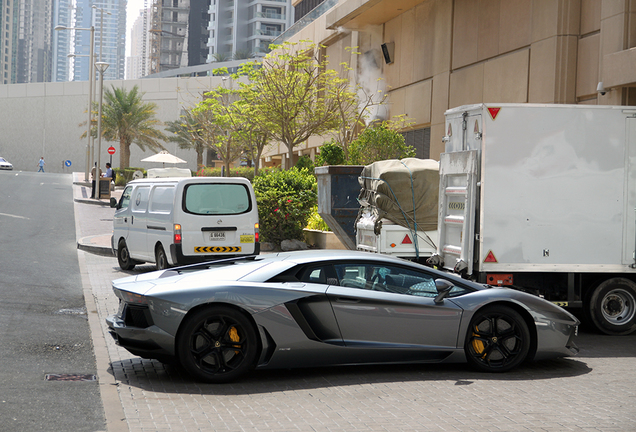 Lamborghini Aventador LP700-4