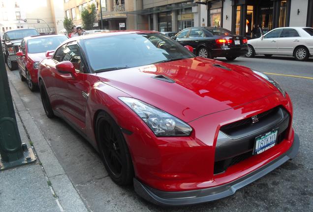 Nissan GT-R