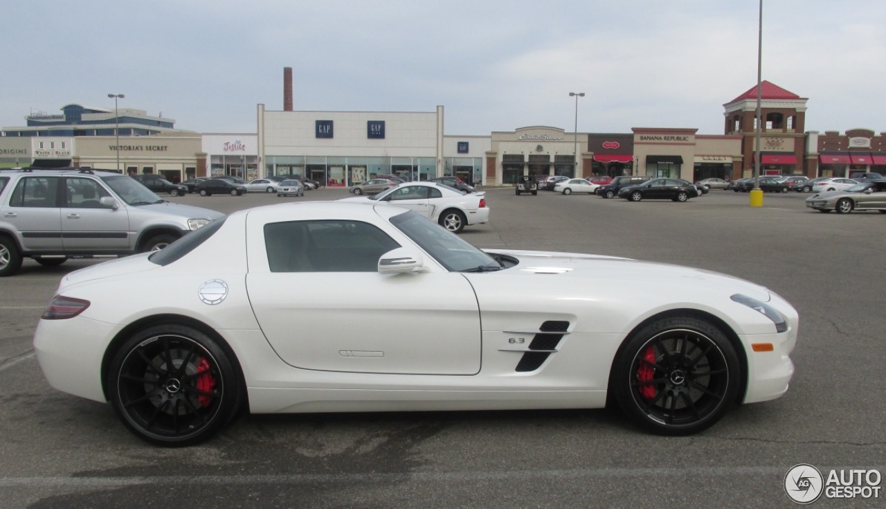 Mercedes-Benz SLS AMG