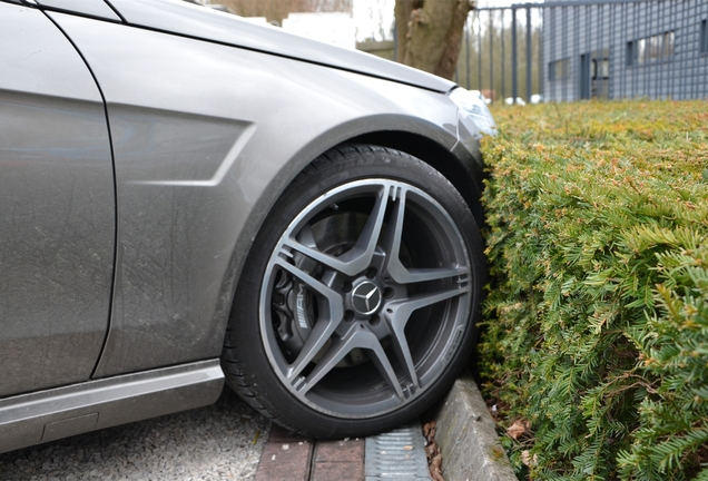 Mercedes-Benz E 63 AMG S212