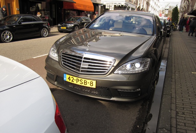 Mercedes-Benz S 63 AMG W221 2011