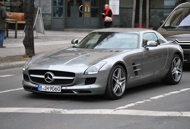 Mercedes-Benz SLS AMG