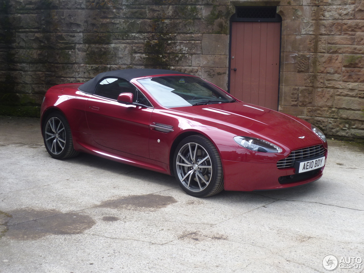 Aston Martin V8 Vantage Roadster