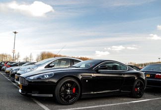 Aston Martin DB9