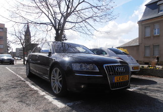 Audi S8 D3