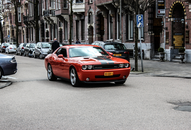 Dodge Challenger SRT-8