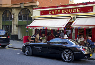 Mercedes-Benz SLS AMG