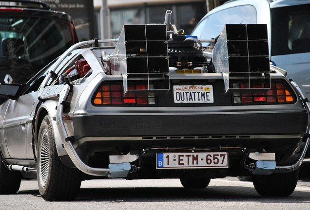 DeLorean DMC-12