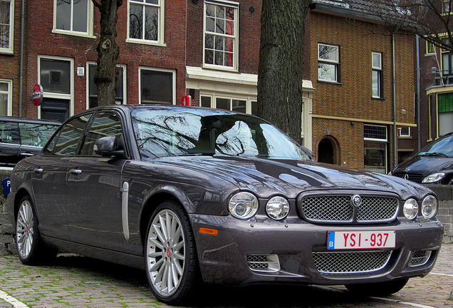 Jaguar XJR