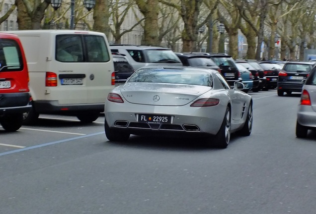 Mercedes-Benz SLS AMG