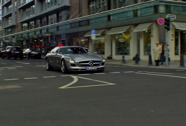 Mercedes-Benz SLS AMG