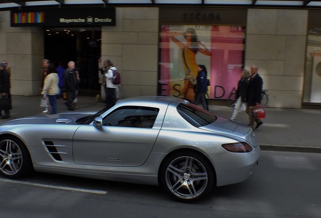 Mercedes-Benz SLS AMG