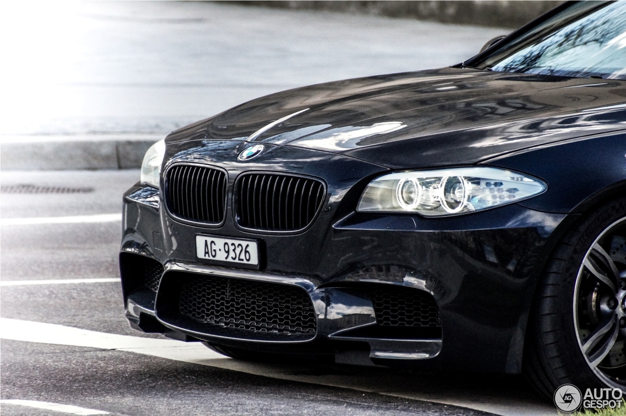 BMW M5 F10 2011