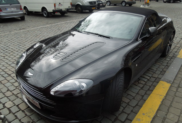 Aston Martin V12 Vantage Roadster