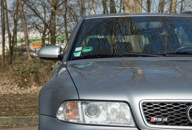 Audi RS4 Avant B5