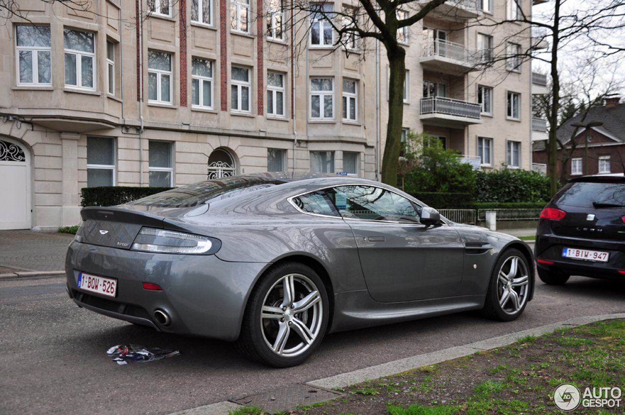 Aston Martin V8 Vantage