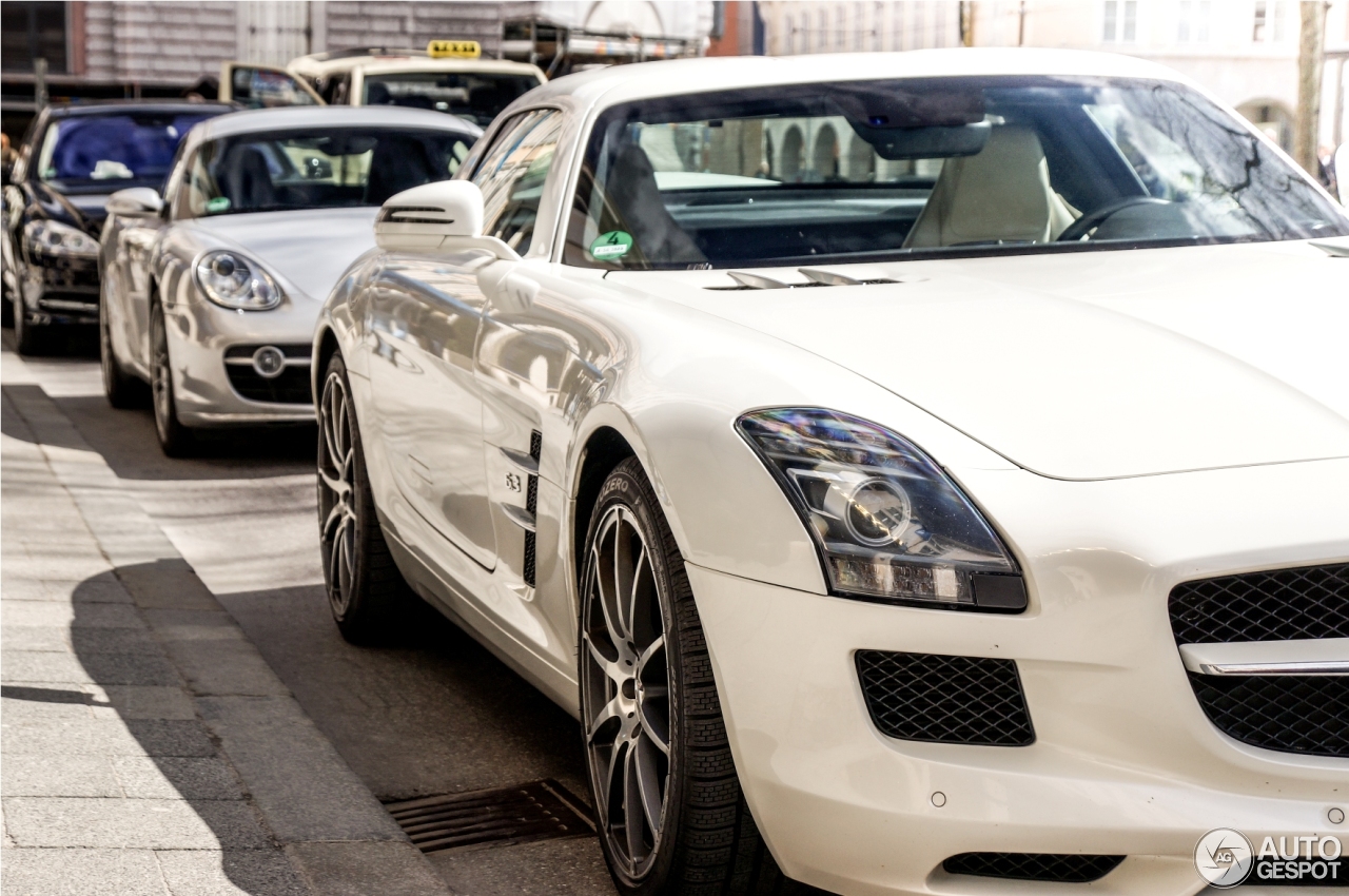 Mercedes-Benz SLS AMG