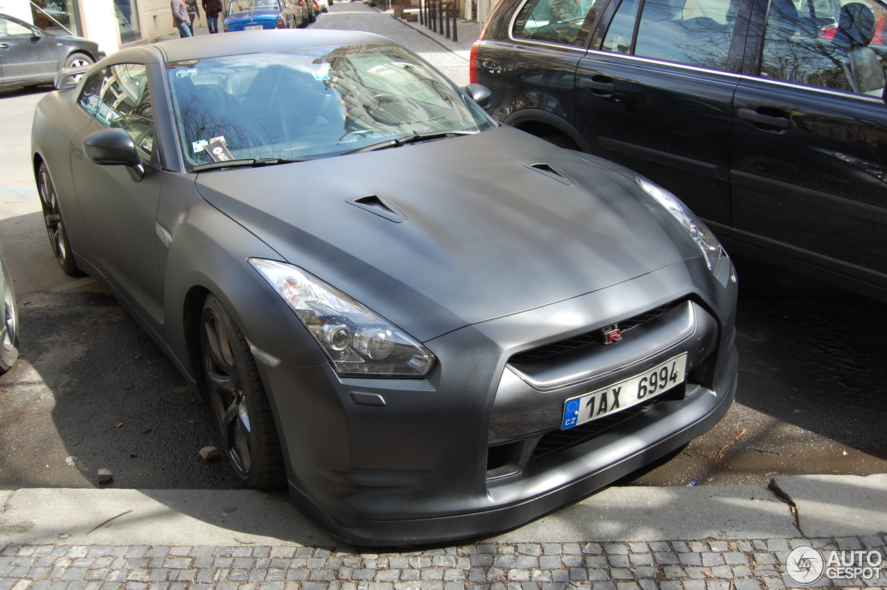 Nissan GT-R