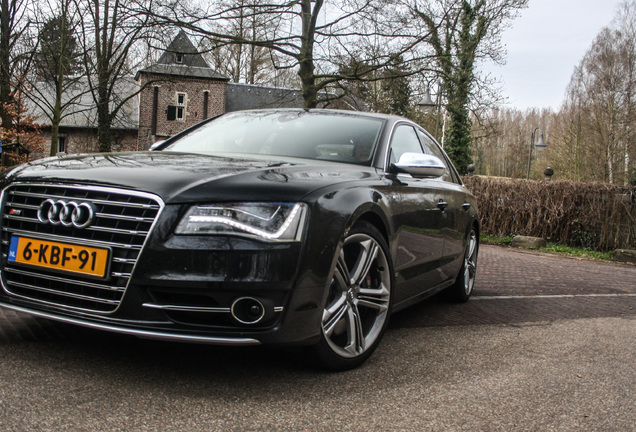 Audi S8 D4