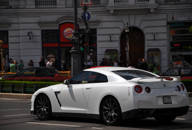 Nissan GT-R 2011