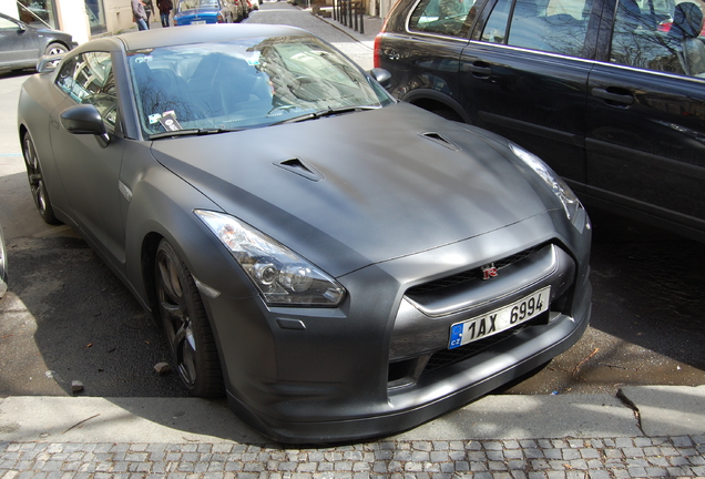 Nissan GT-R