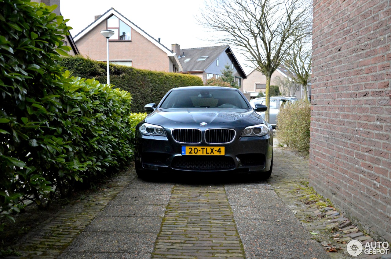 BMW M5 F10 2011