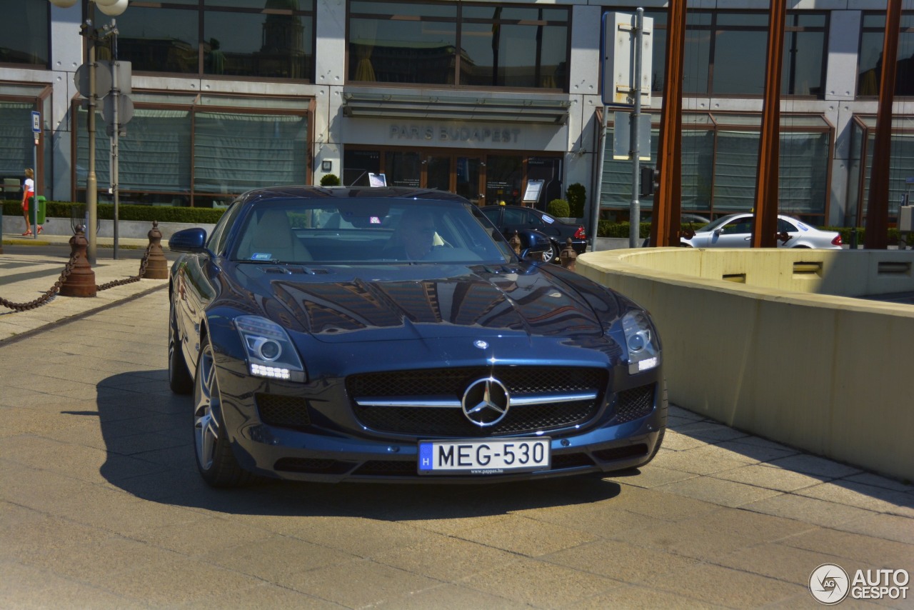 Mercedes-Benz SLS AMG