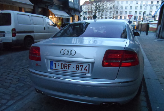 Audi S8 D3