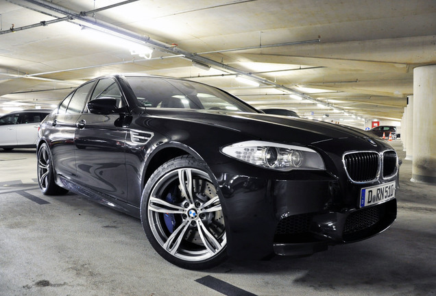 BMW M5 F10 2011