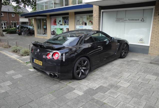 Nissan GT-R