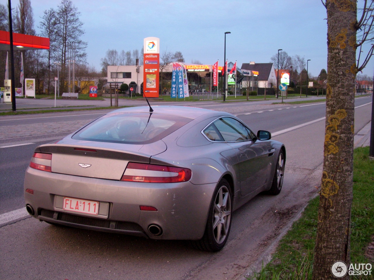 Aston Martin V8 Vantage