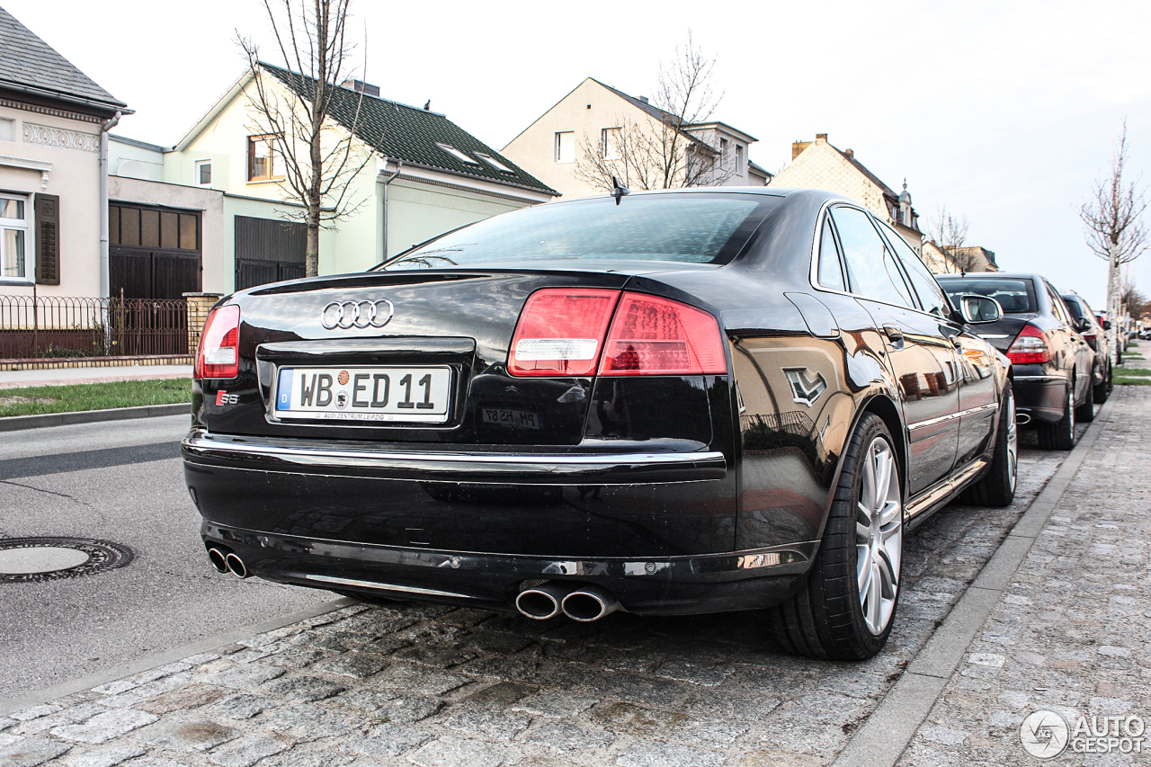 Audi S8 D3