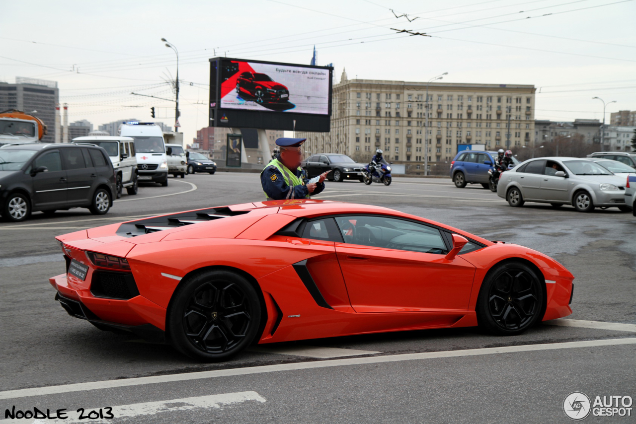 Lamborghini Aventador LP700-4