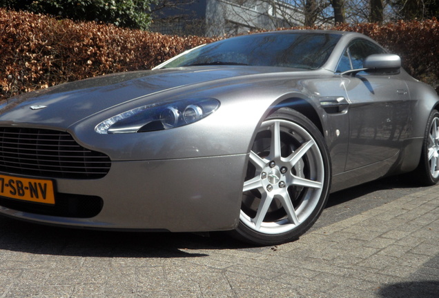 Aston Martin V8 Vantage