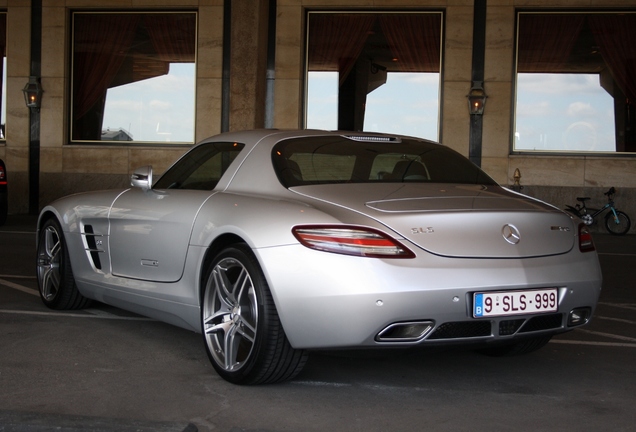 Mercedes-Benz SLS AMG