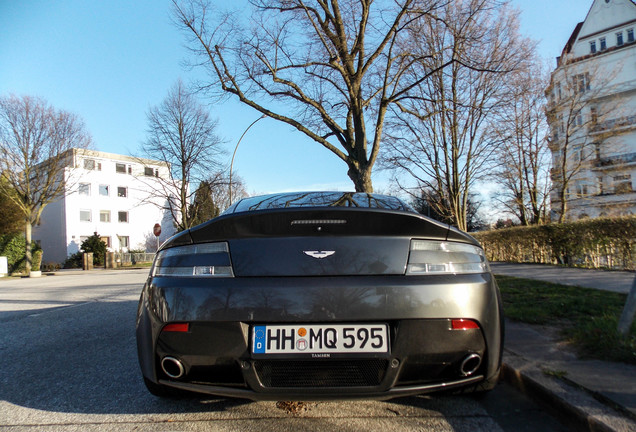 Aston Martin V12 Vantage