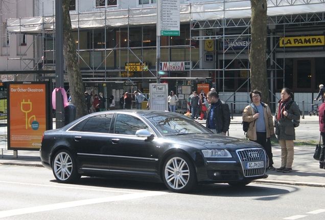 Audi S8 D3