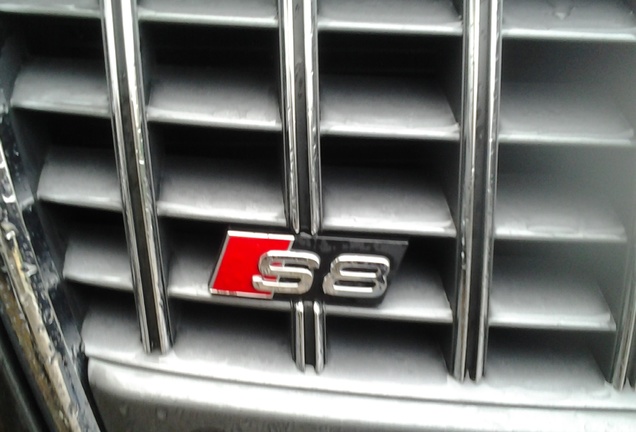 Audi S8 D3