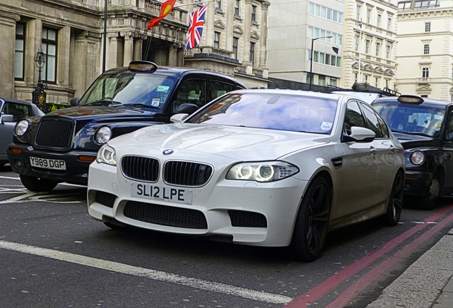 BMW M5 F10 2011